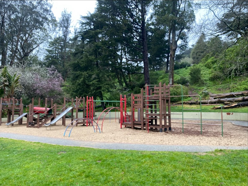 Mothers Meadow playground photo 2