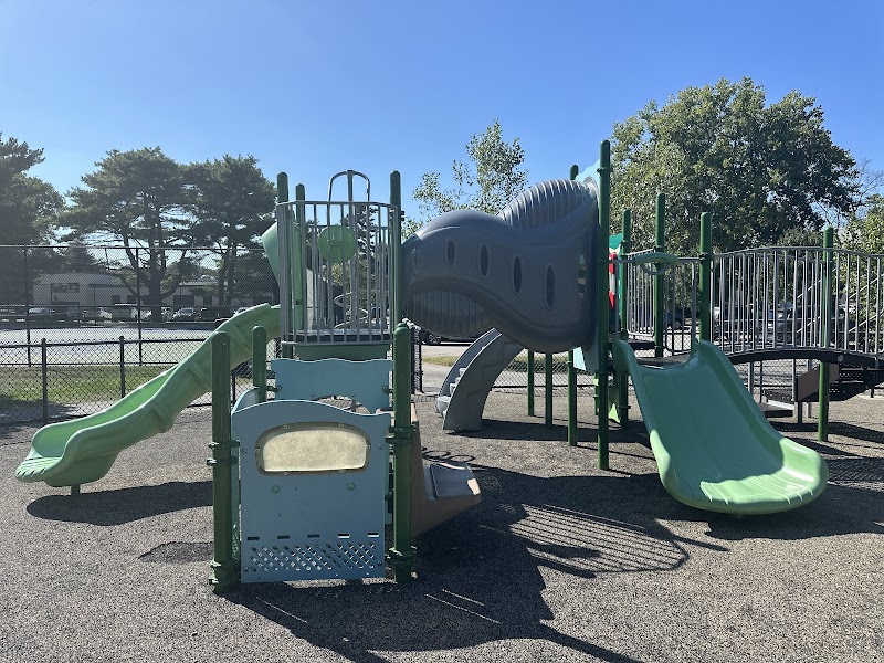Newton Highlands Playground playground photo 2