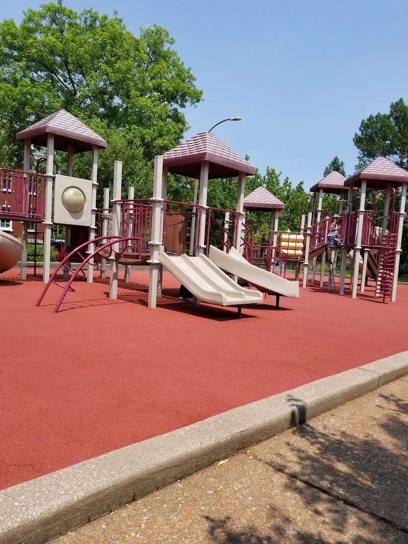 Pontiac Square Park playground photo 2