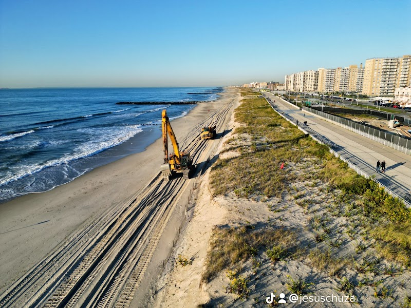 Rockaway Beach playground photo 1
