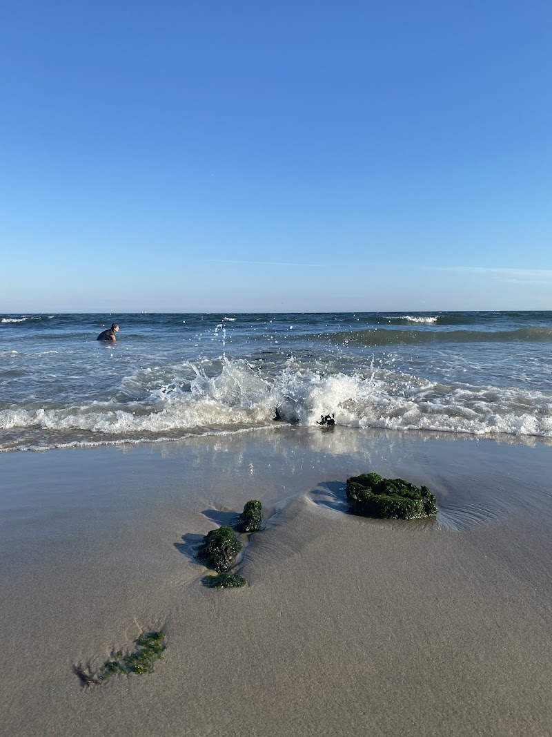 Rockaway Beach playground photo 2