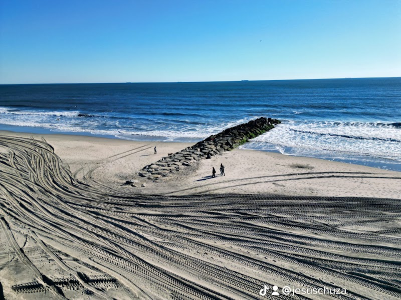Rockaway Beach playground photo 3
