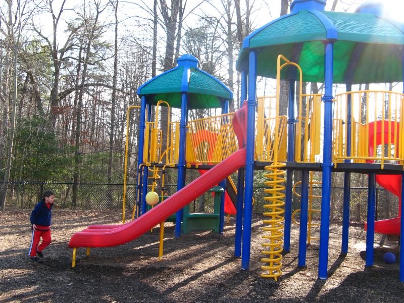 Rosslyn Highlands Park Playground playground photo 2