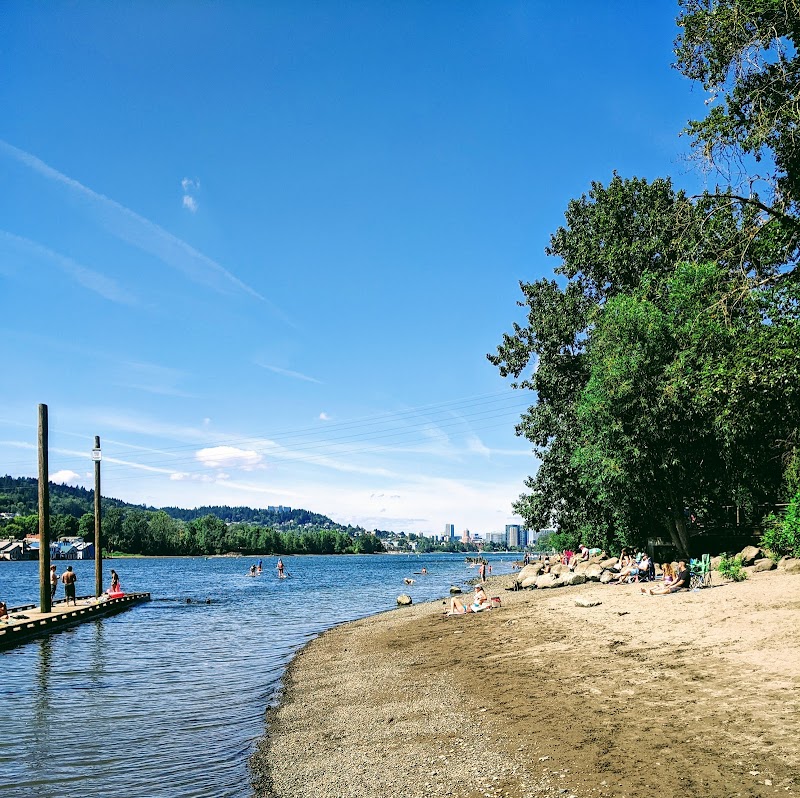 Sellwood Riverfront Park playground photo 1
