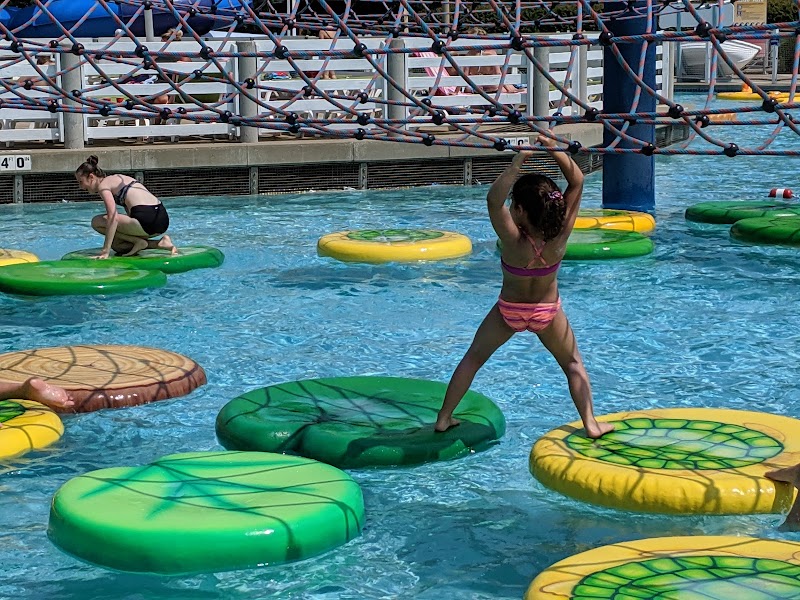 SplasH2O Water Park: Family Fun in Sandusky | Playgrounds Near Me